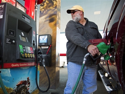 Giá xăng tại Mỹ tăng bất thường