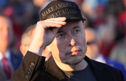 Elon Musk đáp trả gay gắt phát ngôn chỉ trích của ông Trump