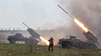 Hoàn tất kiểm soát Lugansk, Nga dồn lực tiến công ở Donetsk