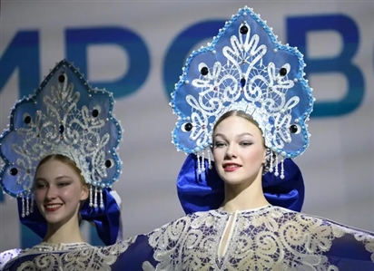 Sức mạnh của phụ nữ: Những thành viên từ các khu vực khác nhau tham gia triển lãm ''Nước Nga''