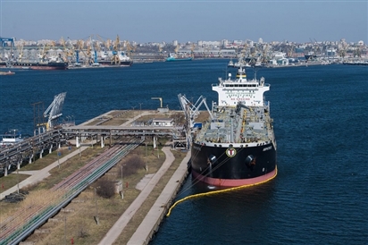 Xuất khẩu dầu của Nga bằng đường biển tăng mạnh