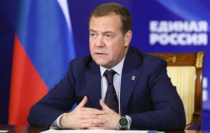 Ông Medvedev: Ba Lan sẽ 'biến mất' nếu Nga - NATO xung đột