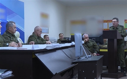 Bộ trưởng Quốc phòng Nga bất ngờ tới Ukraine 