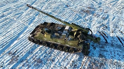 Pháo tự hành 2S5 Giatsint-S của Nga tập kích cứ điểm Ukraine
