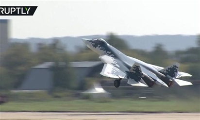 Nga mang máy bay 'nguy hiểm nhất trong Lực lượng hàng không vũ trụ' ra trình diễn