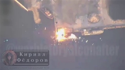 Xuất hiện video máy bay không người lái Lancet Nga tấn công tàu chiến Ukraine