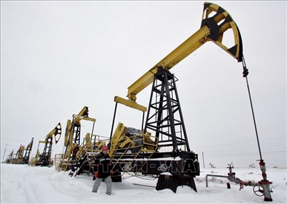 Nga và Saudi Arabia thảo luận về quyết định cắt giảm sản lượng dầu của OPEC+ 