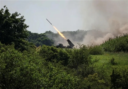 Quân đội Ukraine tìm cách tránh thế bao vây của Nga tại Donbass