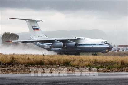 Vụ rơi máy bay: Nga chuyển hướng chiếc IL-76 thứ hai chở 80 tù binh ra khỏi vùng nguy hiểm