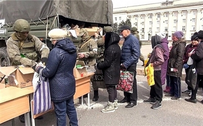 Nga đưa dân thường rời Kherson