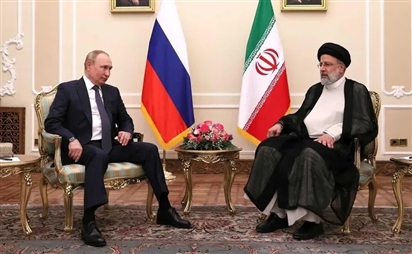 Nga và Iran liên minh chống lại sự cô lập của phương Tây