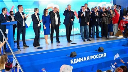 Đảng của ông Putin ăn mừng sau khi 90% số phiếu bầu Hạ viện Nga được kiểm