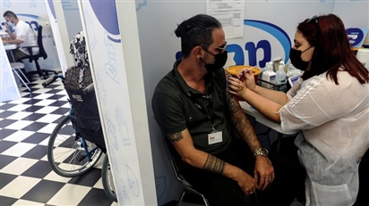 Lo biến thể mới, Israel lên kế hoạch tiêm mũi vaccine thứ 4 cho dân