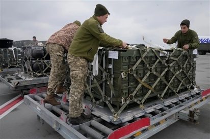 Loạt vũ khí ''đình đám'' có tên trong gói viện trợ quân sự mới của Mỹ, Ukraine tự tin trước các vụ không kích?
