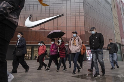 Người Trung Quốc không còn chuộng Nike, Adidas