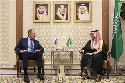 Ngoại trưởng Nga và Saudi Arabia điện đàm về quan hệ song phương