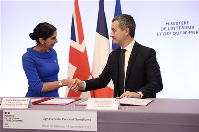 Pháp và Anh hợp tác ngăn chặn di cư bất hợp pháp