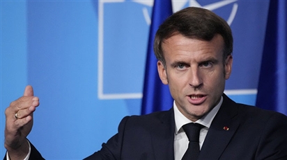 Tổng thống Pháp Macron phản đối Anh, Mỹ công kích Nga