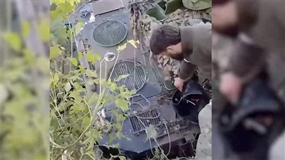 Công bố video thu giữ xe tăng Pháp kèm hướng dẫn sử dụng