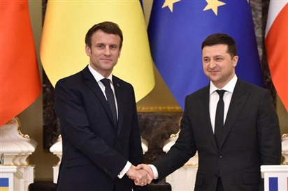 Pháp hỗ trợ Ukraina 1,3 tỉ USD giữa căng thẳng với Nga