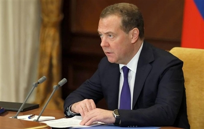 Ông Medvedev nói phải đáp trả vụ tấn công cầu Crimea bằng cách ''tiêu diệt khủng bố''