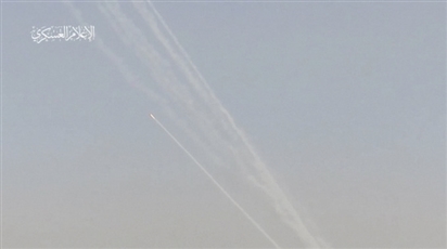Video Hamas dồn dập phóng tên lửa cỡ lớn từ Gaza tấn công Tel Aviv