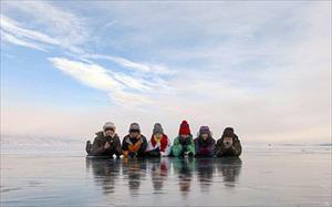 Du khách Trung Quốc ùn ùn đổ đến hồ Baikal: Người Nga lo sợ nước hồ bị uống cạn