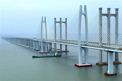 Trung Quốc khánh thành tuyến đường sắt cao tốc vượt biển đầu tiên