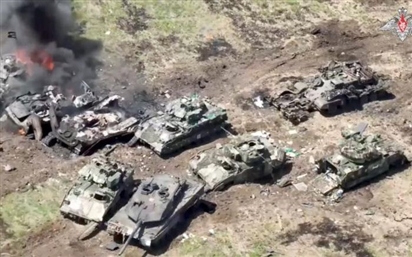 Tổng thống Putin: Xe tăng phương Tây dễ bị phá hủy hơn cả T-72 Liên Xô