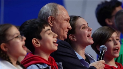 Tổng thống Putin: Lớp trẻ cần hiểu về cội nguồn và những chặng đường gian lao mà tổ tiên đã trải qua