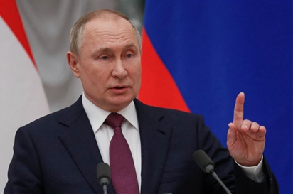 Tổng thống Putin cảnh báo sẽ phá hủy vũ khí mới Mỹ gửi đến Ukraine 'như đập vỡ vỏ hạt'