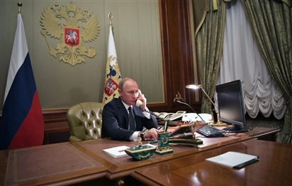 Tổng thống Nga điện đàm với Tổng thống Pháp về tình hình Afghanistan