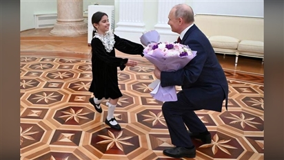 Tổng thống Nga Putin tiếp vị khách đặc biệt ở Điện Kremlin