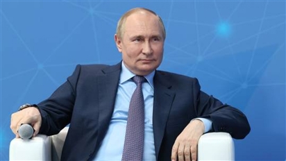 Tổng thống Putin nói trừng phạt của phương Tây ''gậy ông đập lưng ông''