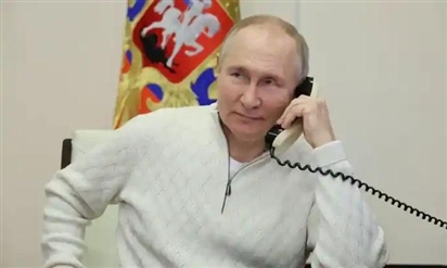 Hành động gây xúc động của Tổng thống Nga Vladimir Putin