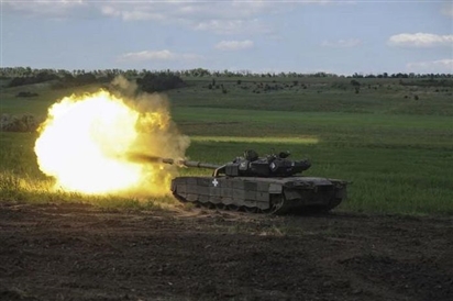 Tổng thống Putin tiết lộ lý do binh sĩ Ukraine sợ dùng xe tăng phương Tây