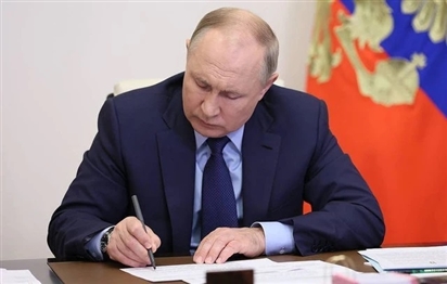 TT Putin ký sắc lệnh đáp trả quốc gia 'không thân thiện': Nước sắp đưa 5.000 quân tới sát Nga nhận tin xấu