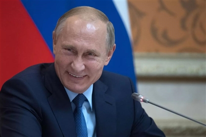 Tổng thống Putin nói đùa rằng việc phương Tây lấy cắp tài sản của Nga sẽ có lợi cho kinh tế toàn cầu