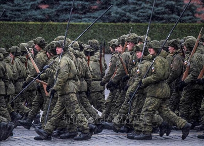Hai nước cộng hòa tự xưng ở Ukraine đề nghị Nga hỗ trợ quân sự