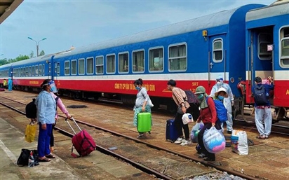 Quảng Bình đón gần 3.000 công dân từ phía nam về quê bằng tàu hỏa