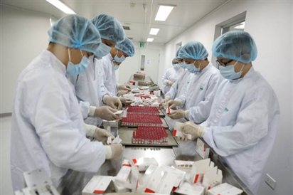 Cận cảnh quy trình gia công vaccine Sputnik V tại Việt Nam