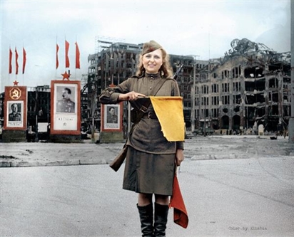Ảnh màu hiếm về nữ binh sĩ Hồng quân Liên Xô trong Thế chiến II