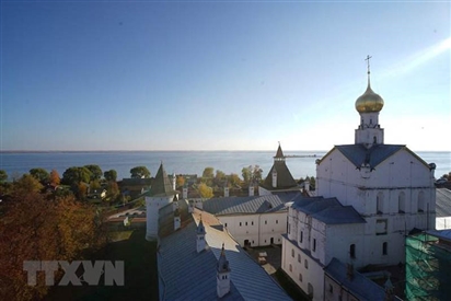 Thành phố cổ Rostov Velikyi trong sắc Thu nước Nga