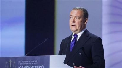 Ông Medvedev mỉa mai đề xuất gặp ông Trump và ông Putin của lãnh đạo Ukraine
