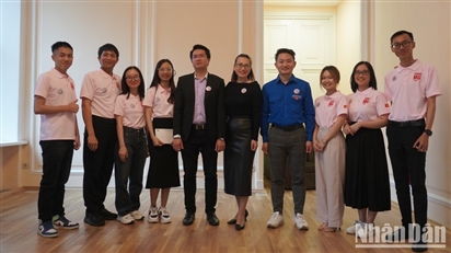 Sinh viên Việt Nam ''tiếp lửa'' phong trào dạy tiếng Việt tại Nga