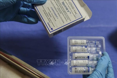 Việt Nam nhận chuyển giao công nghệ sản xuất vaccine Sputnik V của Nga