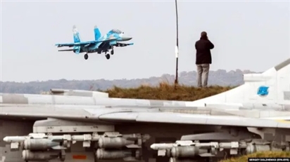 Tên lửa tối tân khiến F-16 thành mục tiêu dễ dàng như Su-27