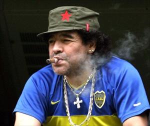 Maradona viết sách