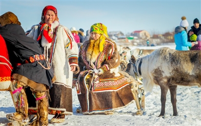 Cuộc sống trong những chiếc lều của người chăn tuần lộc ở Nga