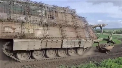 Hé lộ hình dạng mới nhất của xe tăng ''mai rùa'' Nga ở Ukraine